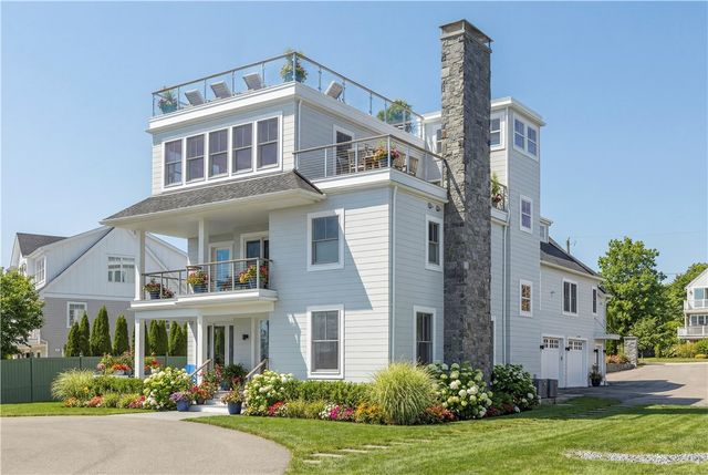 592 Tuckerman Avenue, Middletown, RI 02842