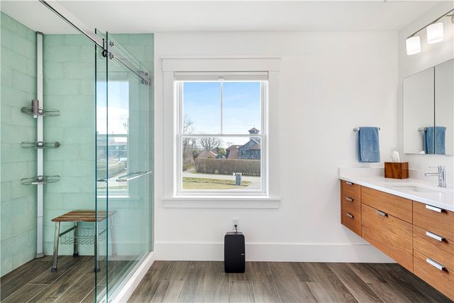 592 Tuckerman Avenue, Middletown, RI 02842