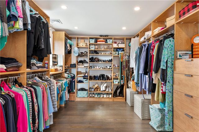 592 Tuckerman Avenue, Middletown, RI 02842