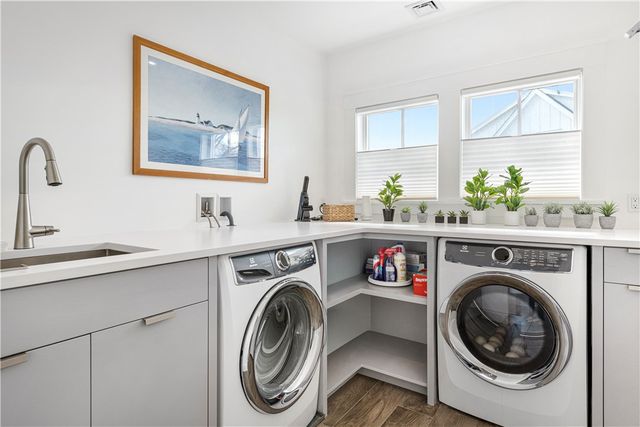 592 Tuckerman Avenue, Middletown, RI 02842