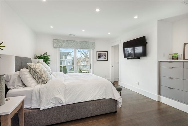 592 Tuckerman Avenue, Middletown, RI 02842