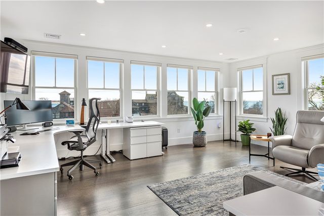 592 Tuckerman Avenue, Middletown, RI 02842