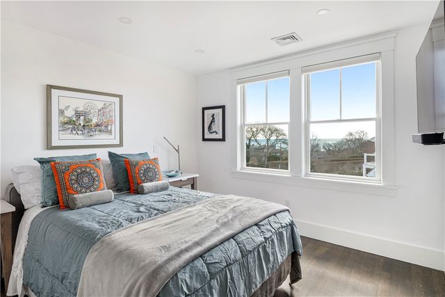 592 Tuckerman Avenue, Middletown, RI 02842