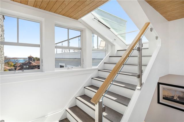 592 Tuckerman Avenue, Middletown, RI 02842