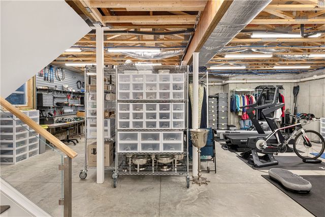 592 Tuckerman Avenue, Middletown, RI 02842