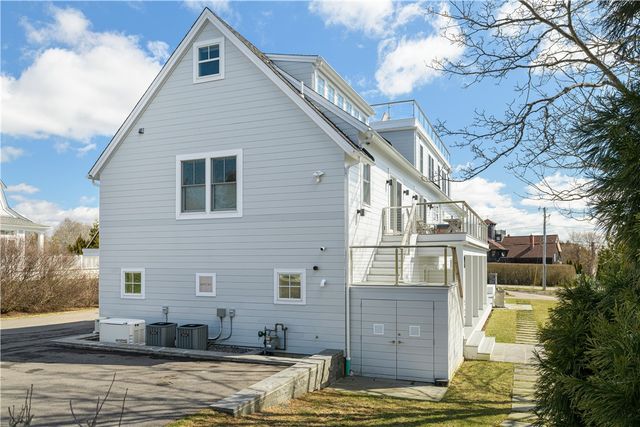 592 Tuckerman Avenue, Middletown, RI 02842