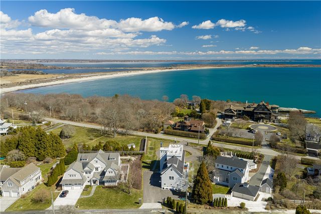 592 Tuckerman Avenue, Middletown, RI 02842