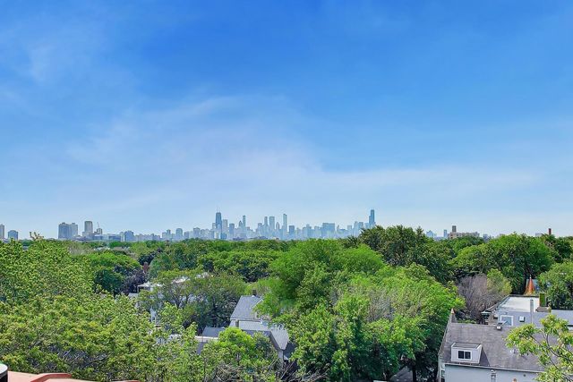 1733 W Irving Park Road 409, Chicago, IL 60613