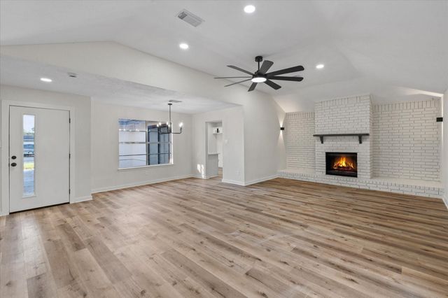 9807 Charmont Road, La Porte, TX 77571