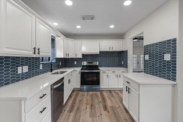 9807 Charmont Road, La Porte, TX 77571