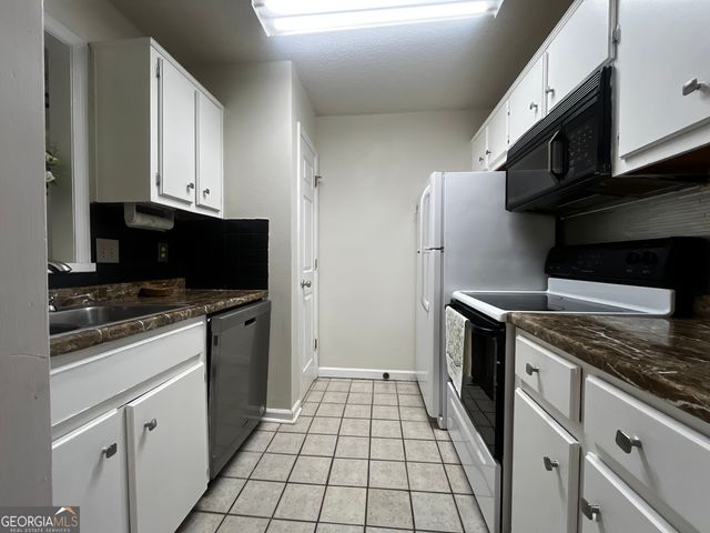 2165 S Milledge Avenue, Athens, GA 30605