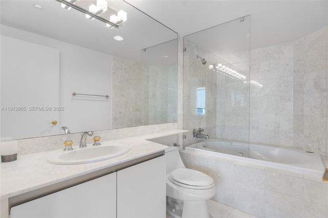 2600 Island Boulevard 1605, Aventura, FL 33160