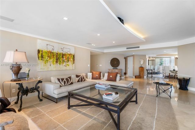 2600 Island Boulevard 1605, Aventura, FL 33160