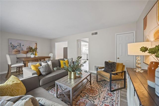 2218 Shadow Valley Road B, High Point, NC 27265