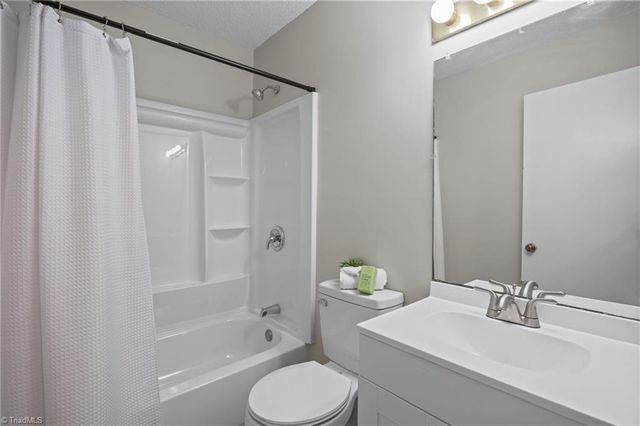 2218 Shadow Valley Road B, High Point, NC 27265