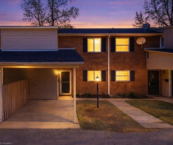 2218 Shadow Valley Road B, High Point, NC 27265
