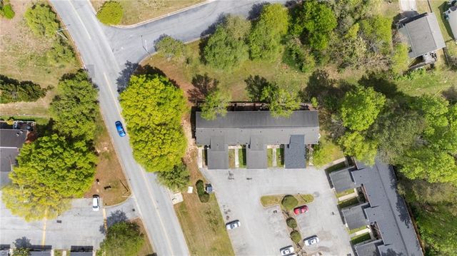 2218 Shadow Valley Road B, High Point, NC 27265