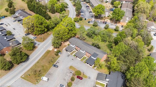 2218 Shadow Valley Road B, High Point, NC 27265