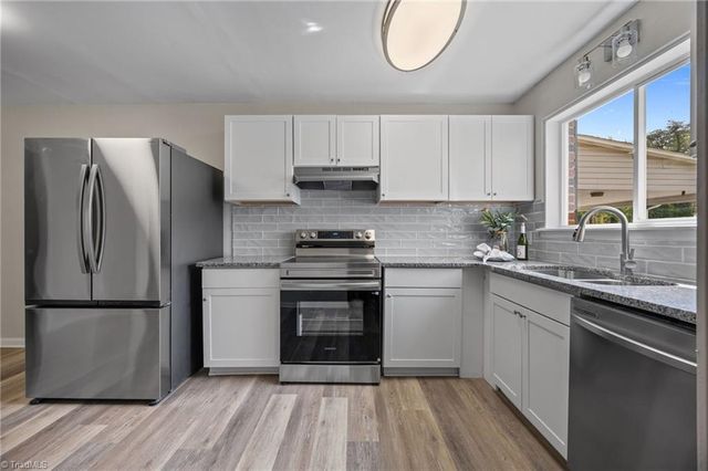 2218 Shadow Valley Road B, High Point, NC 27265