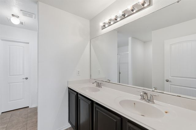 2008 Allyson Drive, Heartland, TX 75126