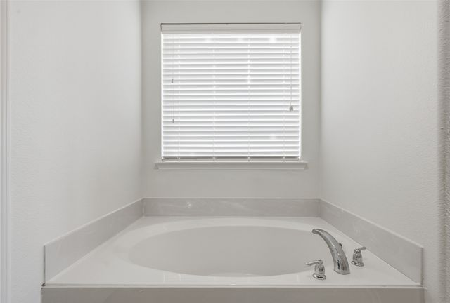 2008 Allyson Drive, Heartland, TX 75126