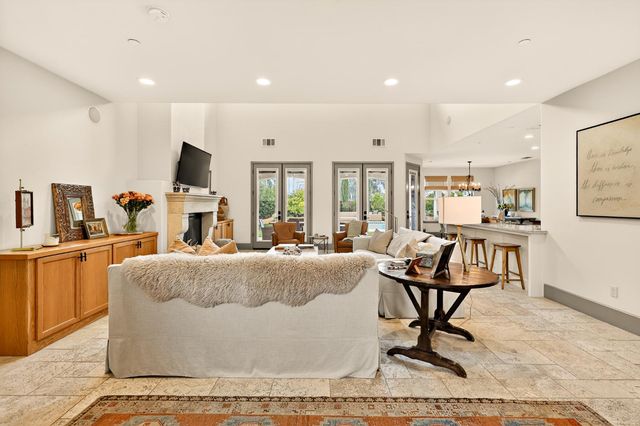 2564 E Sarazen, Fresno, CA 93730