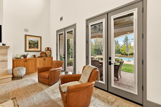 2564 E Sarazen, Fresno, CA 93730