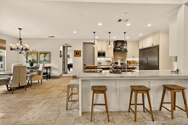 2564 E Sarazen, Fresno, CA 93730