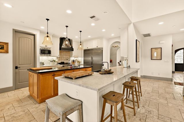 2564 E Sarazen, Fresno, CA 93730