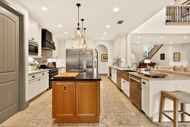 2564 E Sarazen, Fresno, CA 93730