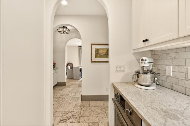 2564 E Sarazen, Fresno, CA 93730