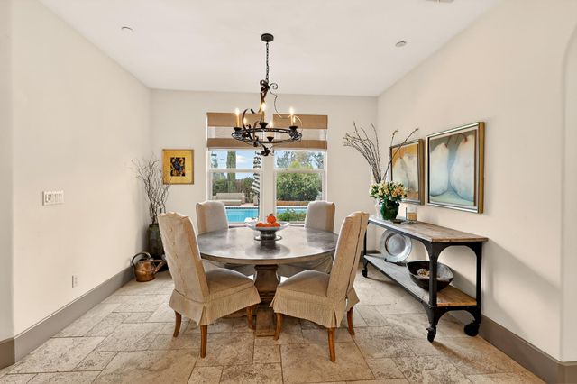 2564 E Sarazen, Fresno, CA 93730