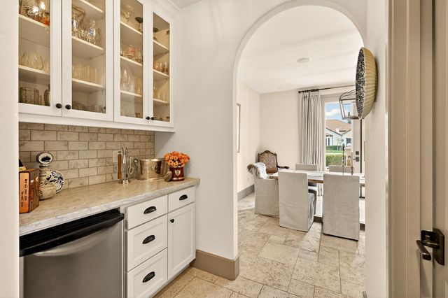 2564 E Sarazen, Fresno, CA 93730