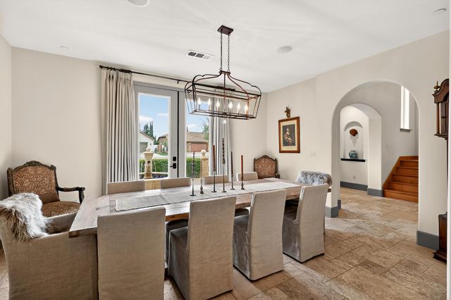 2564 E Sarazen, Fresno, CA 93730