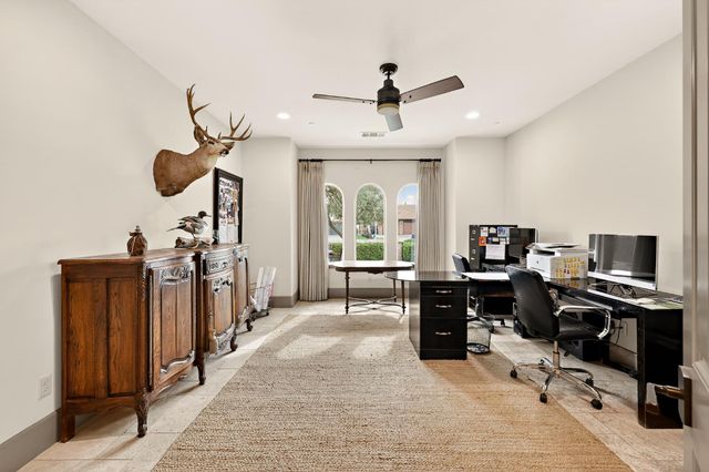 2564 E Sarazen, Fresno, CA 93730