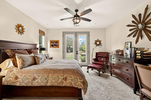 2564 E Sarazen, Fresno, CA 93730