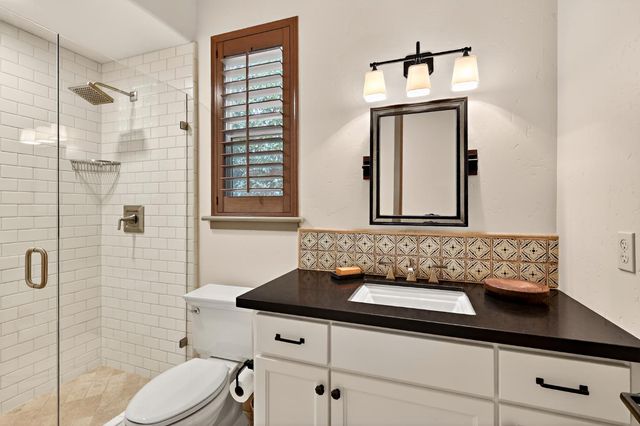 2564 E Sarazen, Fresno, CA 93730