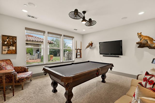 2564 E Sarazen, Fresno, CA 93730