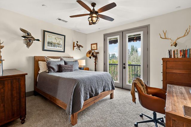 2564 E Sarazen, Fresno, CA 93730