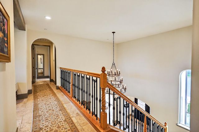 2564 E Sarazen, Fresno, CA 93730