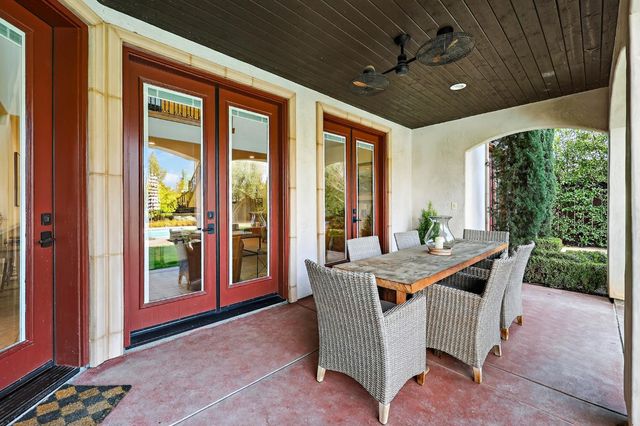 2564 E Sarazen, Fresno, CA 93730