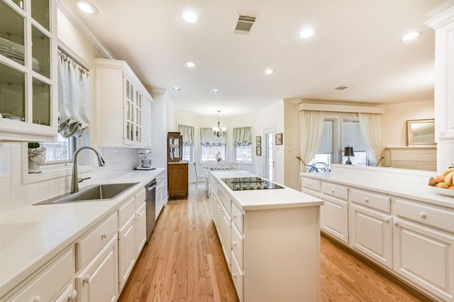 5346 Navarro Street, Houston, TX 77056