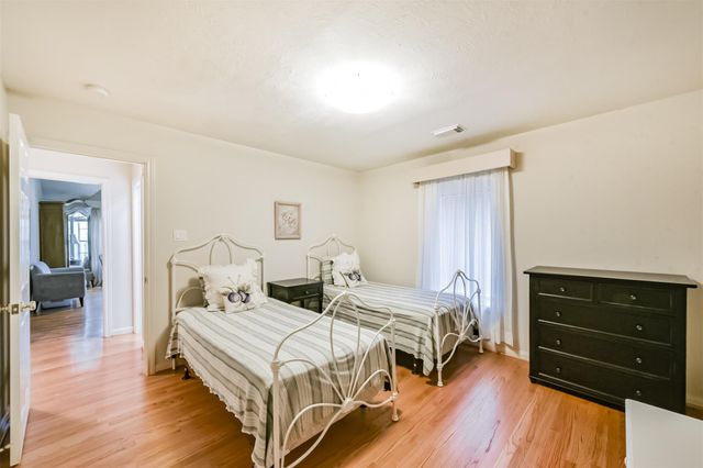 5346 Navarro Street, Houston, TX 77056