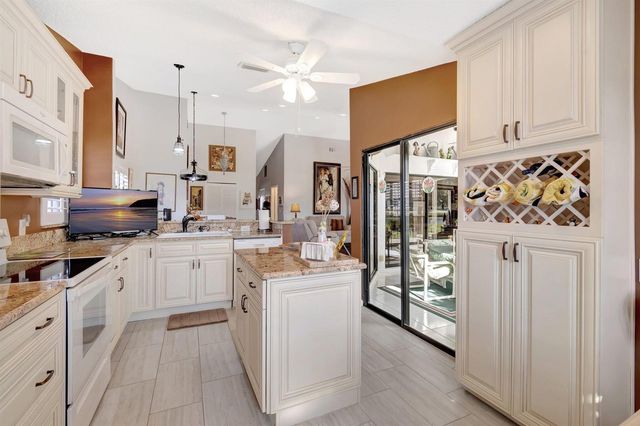 8240 Waterline Drive, Boynton Beach, FL 33472