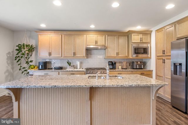 1744 DRIFTSTONE DR, Harrisburg, PA 17110