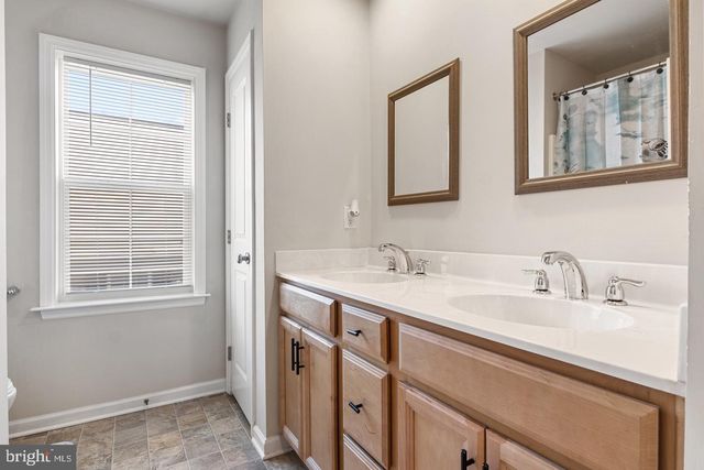 1744 DRIFTSTONE DR, Harrisburg, PA 17110