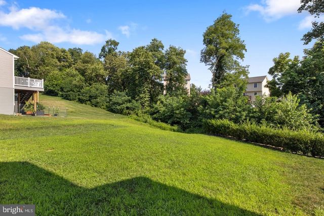 1744 DRIFTSTONE DR, Harrisburg, PA 17110