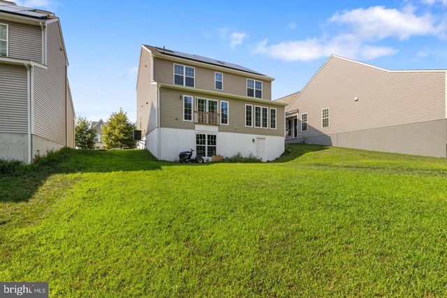 1744 DRIFTSTONE DR, Harrisburg, PA 17110