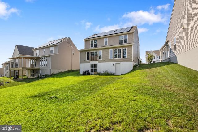 1744 DRIFTSTONE DR, Harrisburg, PA 17110