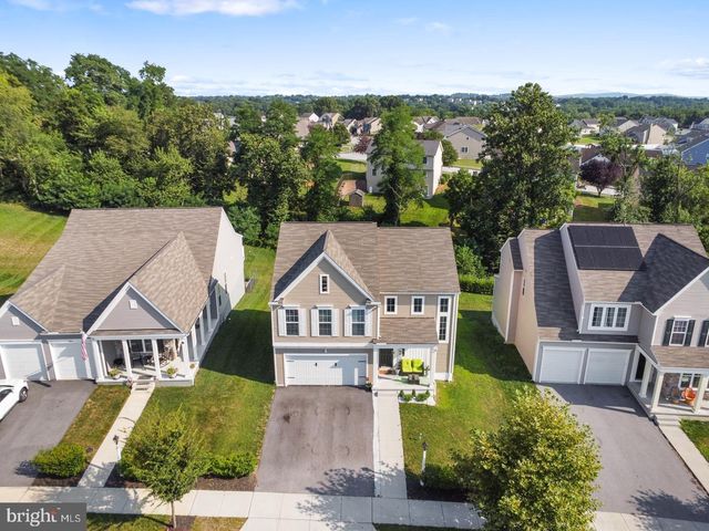 1744 DRIFTSTONE DR, Harrisburg, PA 17110